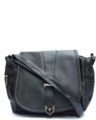

LEVENT LBL3B45 Sling Bag(Black, 8 L)