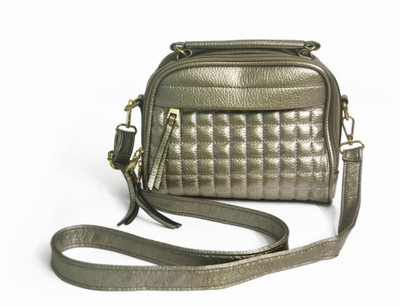 

Escue Metallic Travel Sling Bag Sling Bag(Metallic, 5 inch)
