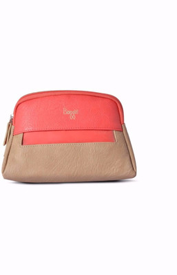 

Baggit Lmp Tickle Zoe Sand (Beige) L Multipurpose Bag(Sand, 1 L)