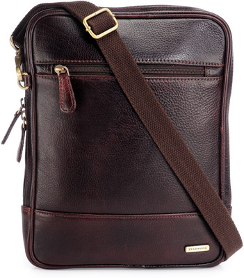 

Teakwood MB_39_BROWN_1 School Bag(Brown, 3 L)