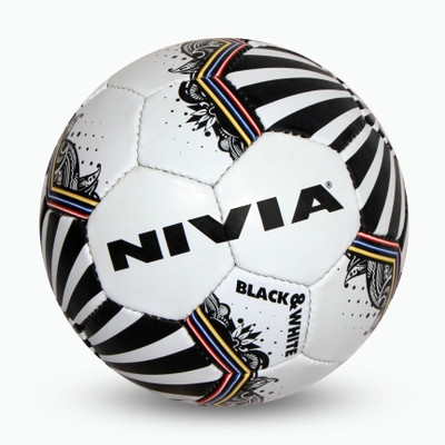 

Nivia Dynamic Football - Size: (Pack of 1, Black, White