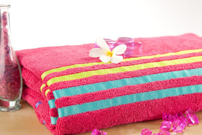 

Portico New York Cotton 550 GSM Bath Towel(Maroon)