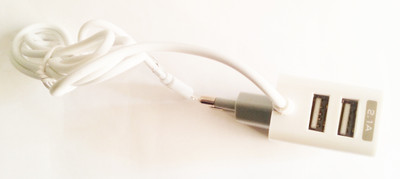 

Wonder Connect 2.1 A Multi USB Mobile Charger(White)