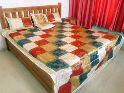 ERAsHome Polyester Double Bed Cover(Multicolor)