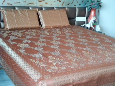 

Snuggle Polycotton Double Bed Cover(Orange, Bed Cover, 2 Pillow Covers)