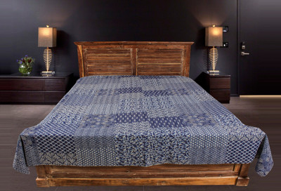 

Thahryamal Balchand Cotton Double Bed Cover(Blue, White)