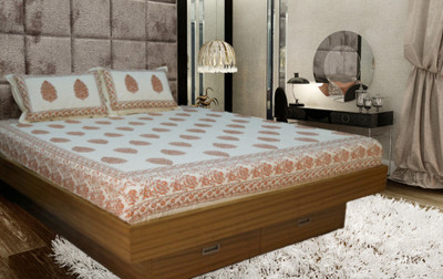 

Snuggle Cotton Double Bed Cover(Multicolor)