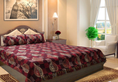 

Snuggle Polyester Double Bed Cover(Multicolor, 1 Bed Cover 2 Pillow Covers)