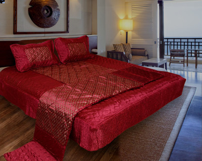 

Ooltah Chashma Satin Bedding Set(Red)