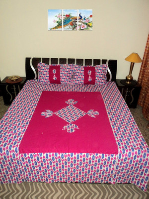 

Amita Home Furnishing 300 TC Cotton Double Floral Bedsheet(1 Patch Work Bed Sheet, 2 Pillow Cover, Multicolor)