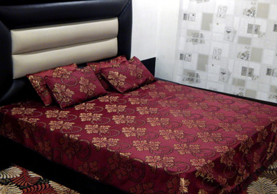 

Peponi 200 TC Polycotton Double King Floral Bedsheet(Pack of 1, Maroon)