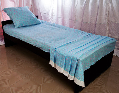 11% OFF on Tangia 200 TC Cotton Single Printed Bedsheet(Pack of 1, Light Blue, Lavender, Black, Pink)