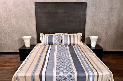 

Banana Prints 300 TC Cotton Double Striped Bedsheet(Pack of 1, Grey, Brown), Brown;grey