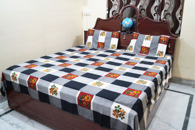 

Shoppeholics Cotton Double Checkered Bedsheet(Pack of 1, White, Black, Grey), Black;grey;white