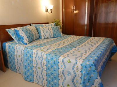 47% OFF on Coco Bee 250 TC Cotton Double Floral Bedsheet(1 Bedsheet, 2 Pillow Covers, Blue)