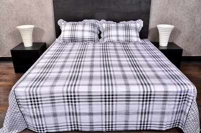 

Banana Prints 300 TC Cotton Double Checkered Bedsheet(Pack of 1, White, Black), Black;white