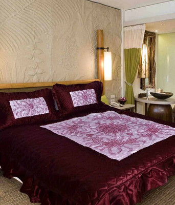 

Chelsi 120 TC Satin Double Printed Bedsheet(Pack of 1, Maroon)