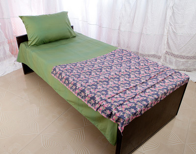 21% OFF on Tangia 200 TC Cotton Single Solid Bedsheet(Pack of 1, Multicolor)