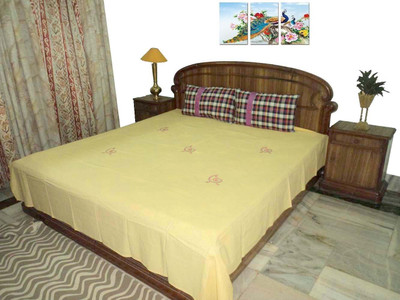 

Amita Home Furnishing 300 TC Cotton Double Embroidered Bedsheet(Pack of 1, Yellow)
