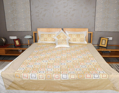 50% OFF on Rajrang 200 TC Polyester, Silk Double Geometric Bedsheet(1 Bedsheet, White)