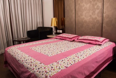 UNIQCHOICE 120 TC Cotton Double Floral Flat Bedsheet(Pack of 1, Pink)