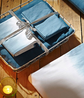 40% OFF on House This 210 TC Cotton Double Abstract Bedsheet(Blue)