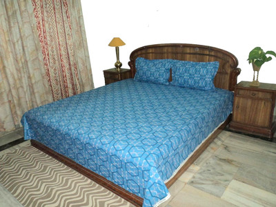 

Amita Home Furnishing 300 TC Cotton Double Printed Bedsheet(Pack of 1, Blue)
