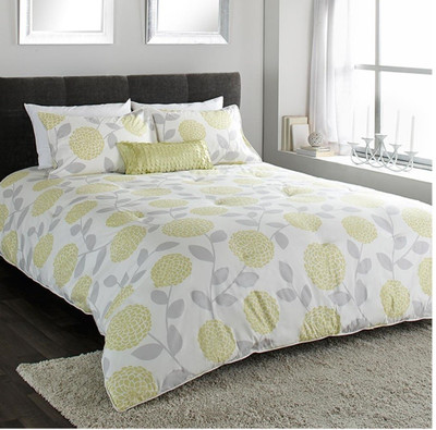 33% OFF on SWHF Floral King Quilt(100% Cotton, White, Green, Grey)