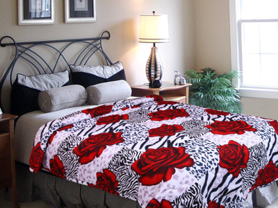 36% OFF on Elegance Floral Single Quilt(White) 36% OFF on Elegance Floral Single Quilt(White)