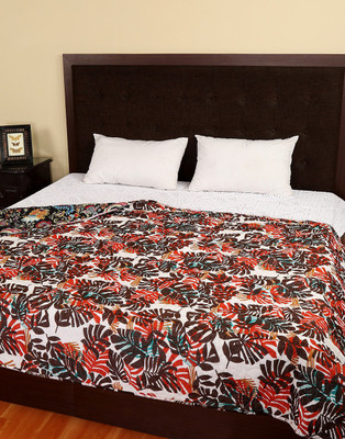

Rajrang Geometric Double Comforter(Cotton, White)