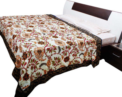 

Halowishes Floral  Comforter(Cotton, White, Black, Black;white