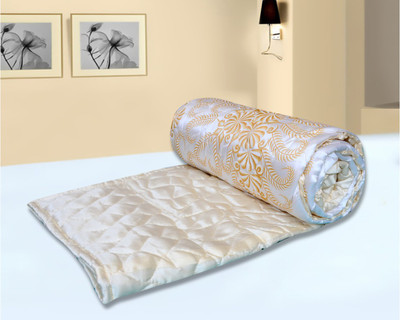 74% OFF on Easy Clean Floral Double Quilt(Microfiber, Yellow)