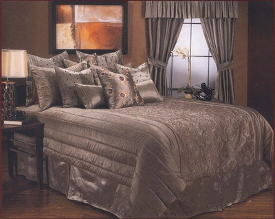 Needlecrest Striped Double Comforter(Polyester, Grey) Needlecrest Striped Double Comforter(Polyester, Grey)