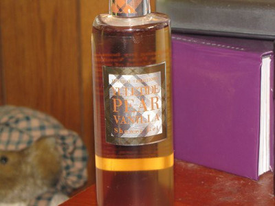 

Bath & Body Works Yuletide Pear Vanilla(360 ml)