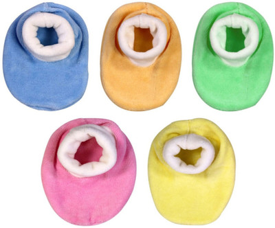 

Brim Hugs & Cuddles Booties(Toe to Heel Length - 10 cm Multicolor)