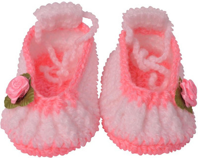 

Graykart Pink Knitted wool shoes / Baby booties / Pre walker Booties(Toe to Heel Length - 11 cm Pink)