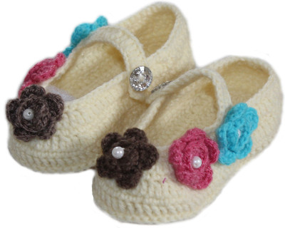 

Cross Knitt Booties(Toe to Heel Length - 11 cm Beige)