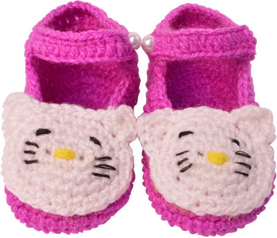 

Graykart Dark Pink Knitted wool shoes / Baby booties /Pre walker Booties(Toe to Heel Length - 11 cm Pink)