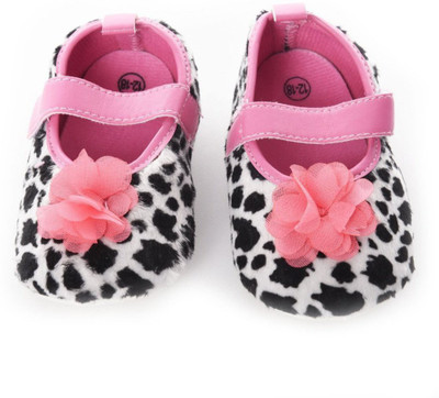 

Baby Bucket Booties(Toe to Heel Length - 12 cm White)