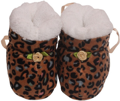 

Sir Michele Brown super soft plush Baby Shoes/booties for winter season " Booties(Toe to Heel Length - 10 cm Brown)
