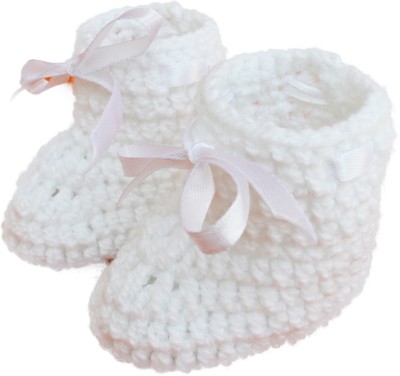 LOVE CROCHET ART Booties(Toe to Heel Length - 9 cm, White)