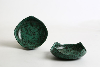

Caffeine Handmade Crackle Style Influenced Molded Edge Ceramic Bowl Set(Green, Pack of 2)