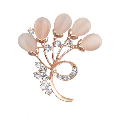

Taj Pearl Designer Brooch(Gold)