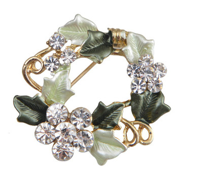 

Taj Pearl Designer Brooch(Gold)