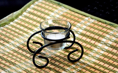 

Being Nawab Stylish Swiral Crystal Tealight Holder(Black, Pack of 1)