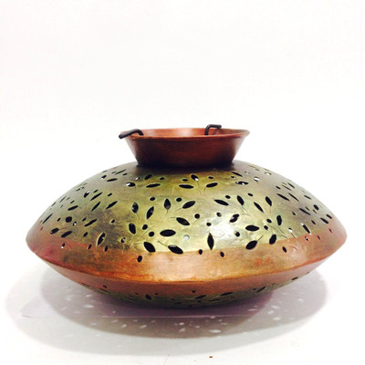 

Shivay Arts Iron 1 - Cup Tealight Holder(Multicolor, Pack of 1)