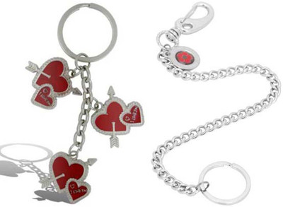 

Rashi Traders Arrow 3 Heart + Red Black Long Chain Locking Locking Key Chain(Silver)