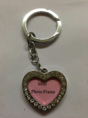 

Aura Heart Shaped Photo Frame Key Chain(Silver)