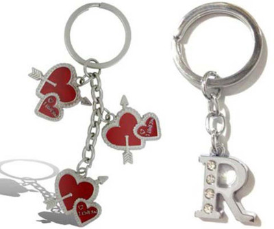 

Rashi Traders Arrow 3 Heart + Alphabet R Key Chain(Silver)