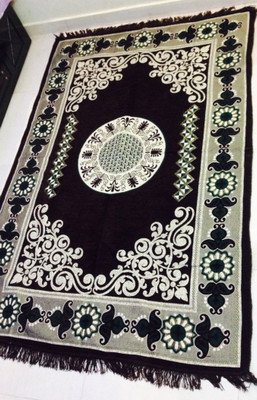

The Fresh Livery Brown Velvet Carpet(150 cm X 212 cm)